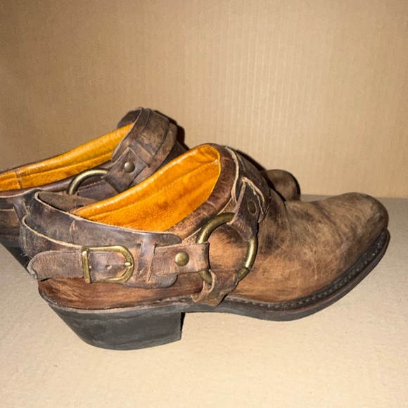 Frye Western/Moto Style Leather Mules Womens US size 8 - Picture 2 of 5